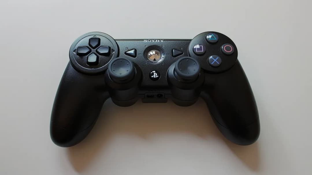 Oryginalny pad PS3: Jak odróżnić od podróbki? Oto nasz poradnik